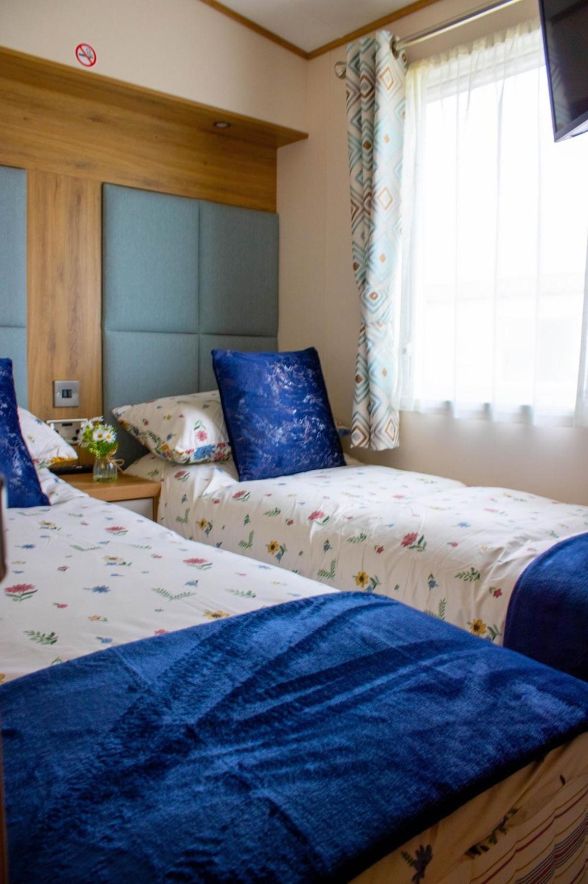 Eagle'S Den Caravan Lossiemouth Exterior foto